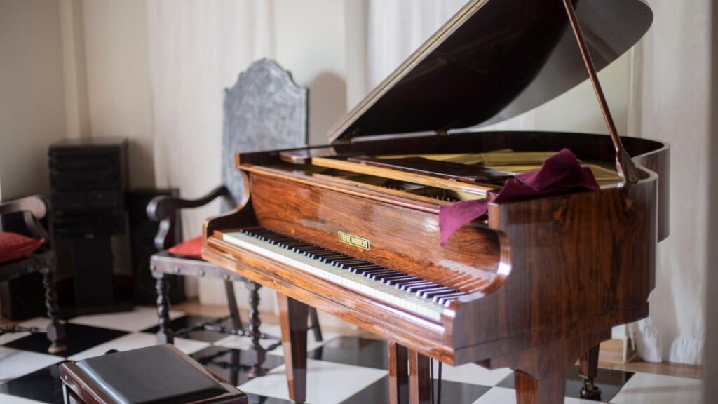 piano moving
